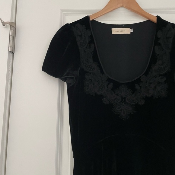 Johnny Was 4 Love and Liberty Embroidered Velvet Dress Witchy Boho Whimsigoth - Picture 2 of 12